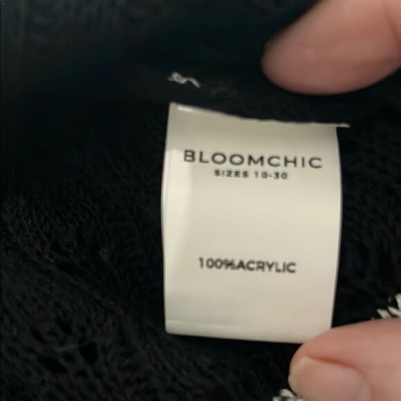 BloomChic Black Eyelet Knit White trim Scalloped ahem Cardigan Sweater US 14-16 - Picture 8 of 9